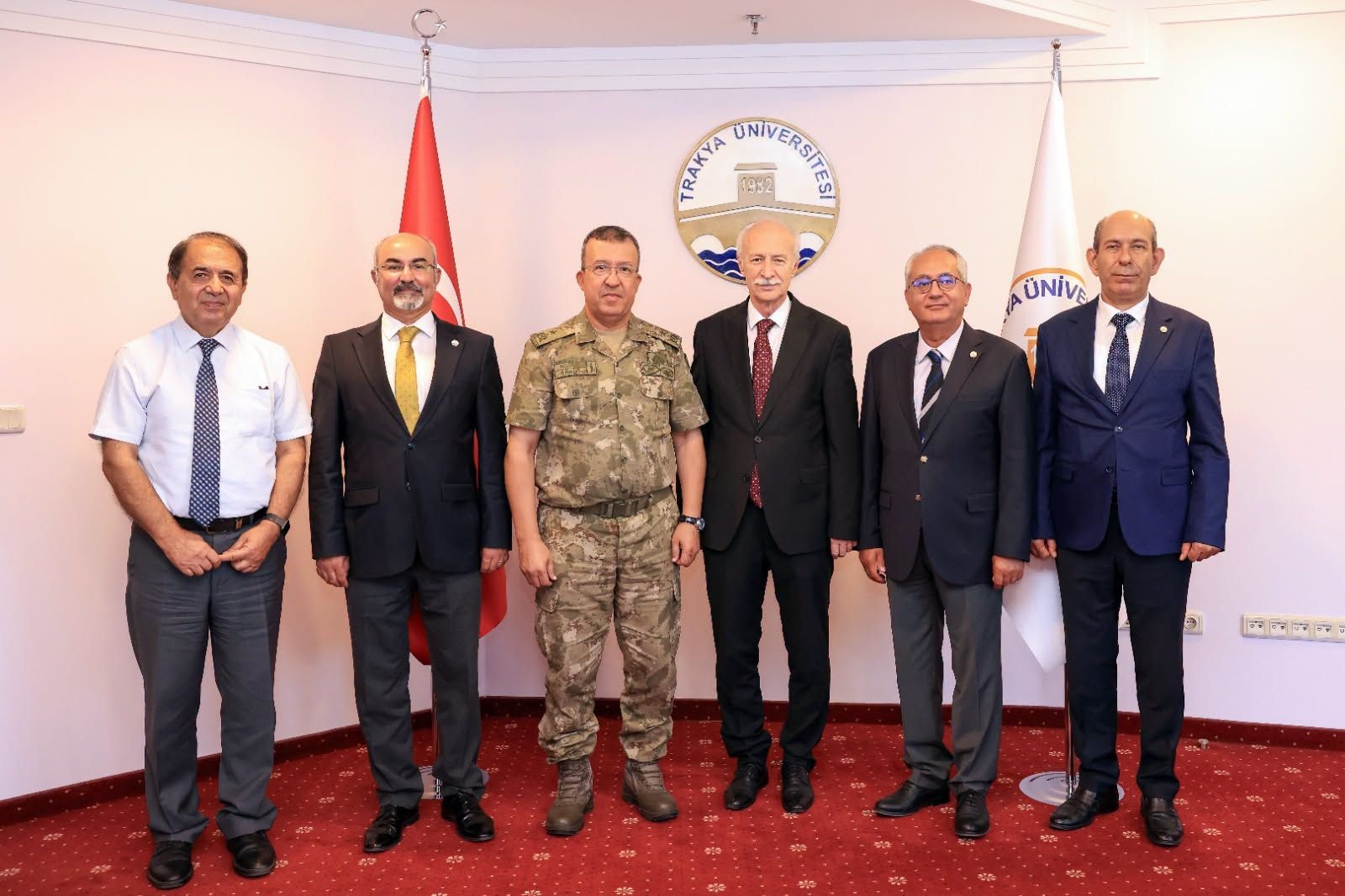 Tümgeneral Yüksel Kolcu’dan Rektör Hatipler’e veda ziyareti