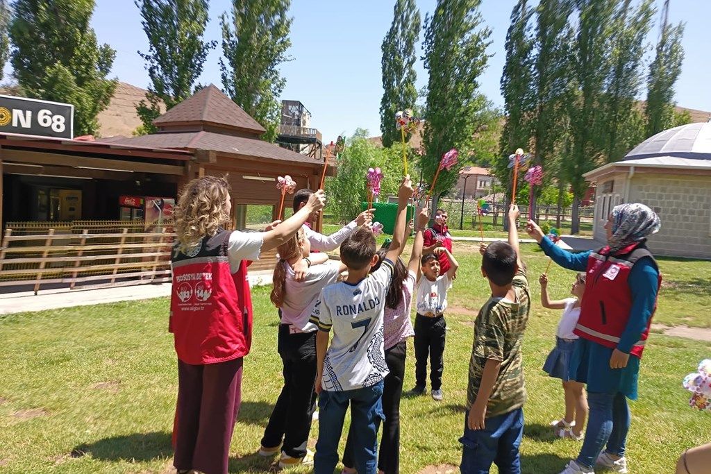 9 bin 842 çocuk spora ve sosyal faaliyetlere yönlendirildi