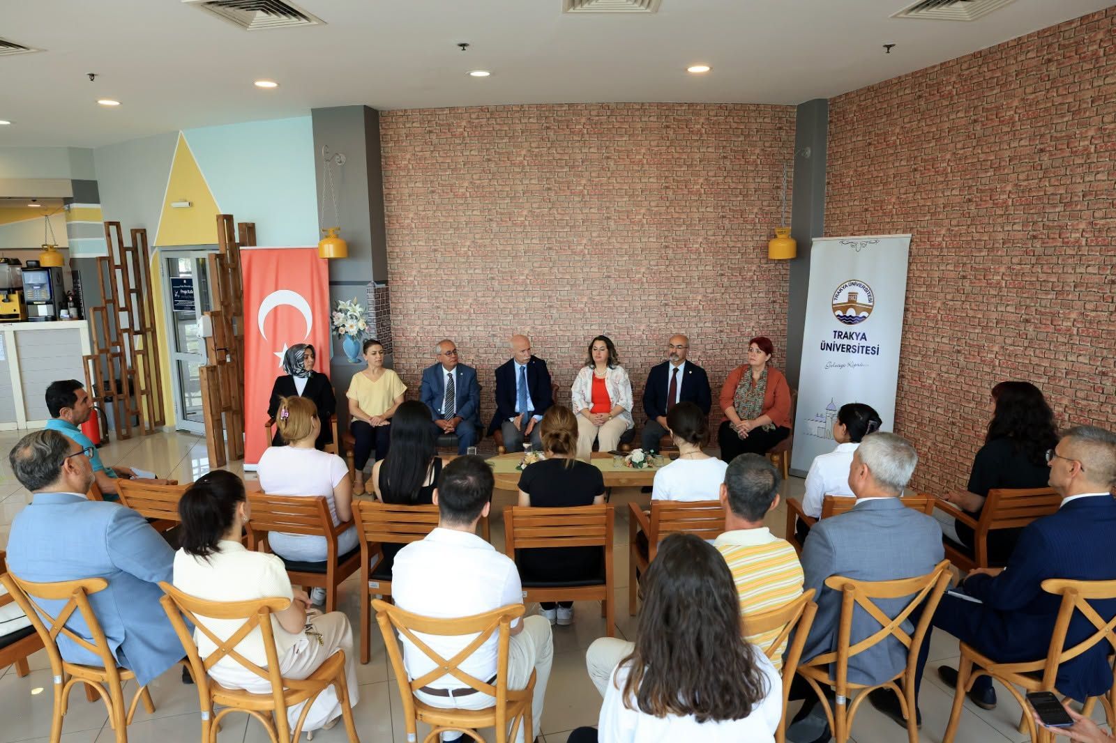 Rektör Hatipler, aday öğrencilerle buluştu