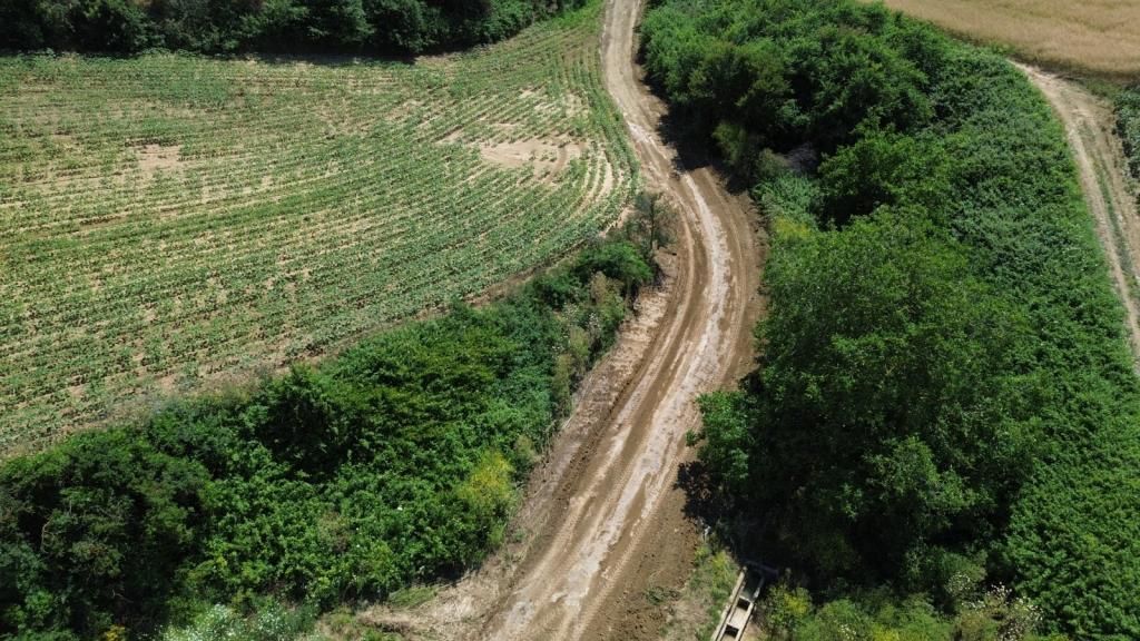 Hasat öncesi tarla yolları elden geçti
