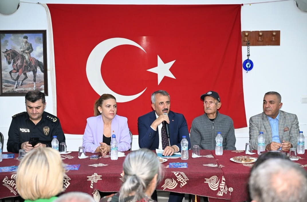 Vali Sezer, Kurtuluş Mahallesi’nde vatandaşları dinledi