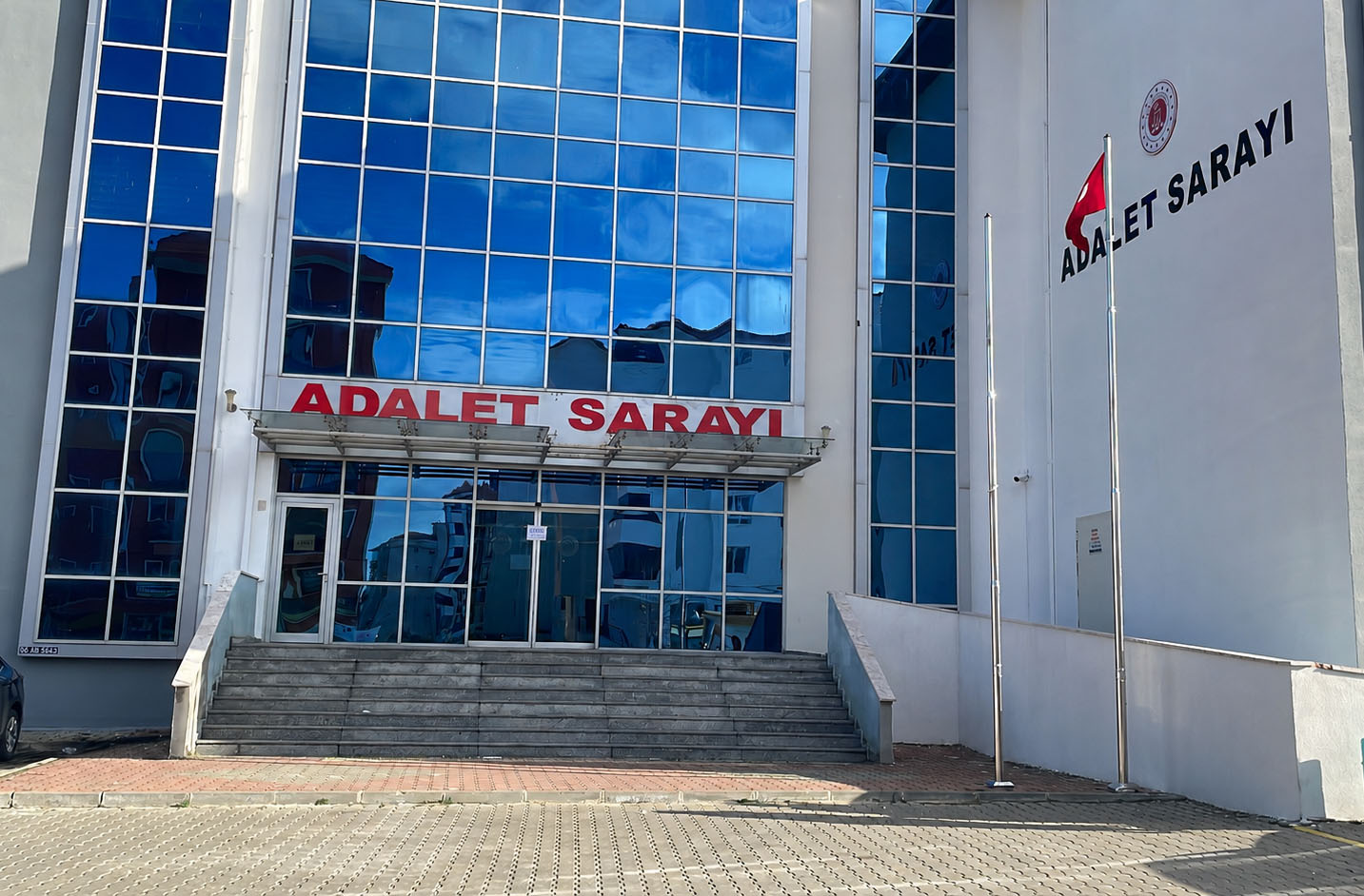 Aranması olan 2 hükümlü yakalandı 