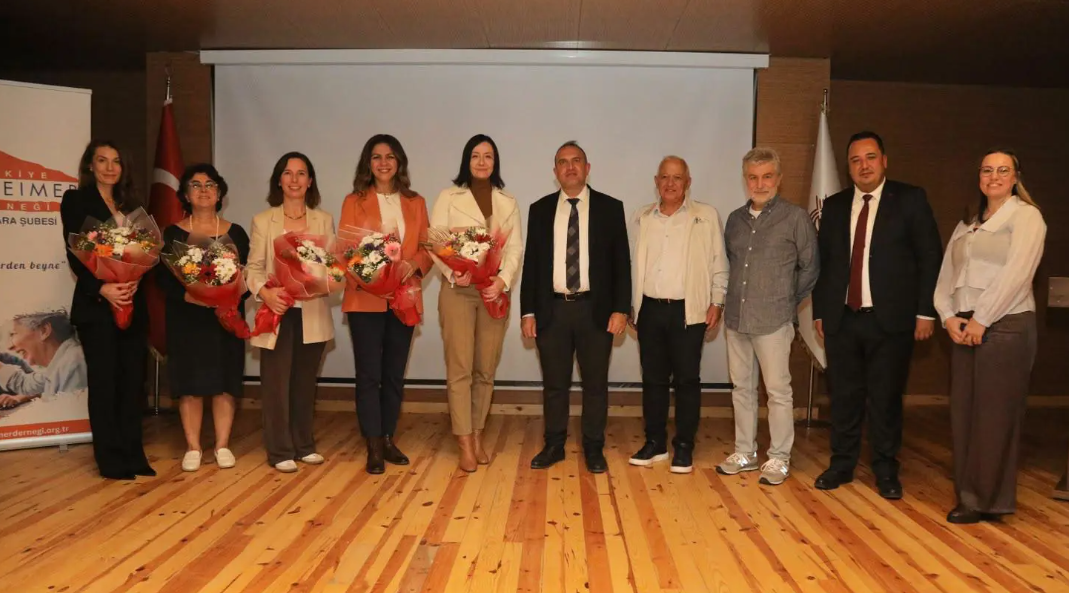 Belediye, Alzheimer hastalığına dikkat çekti 