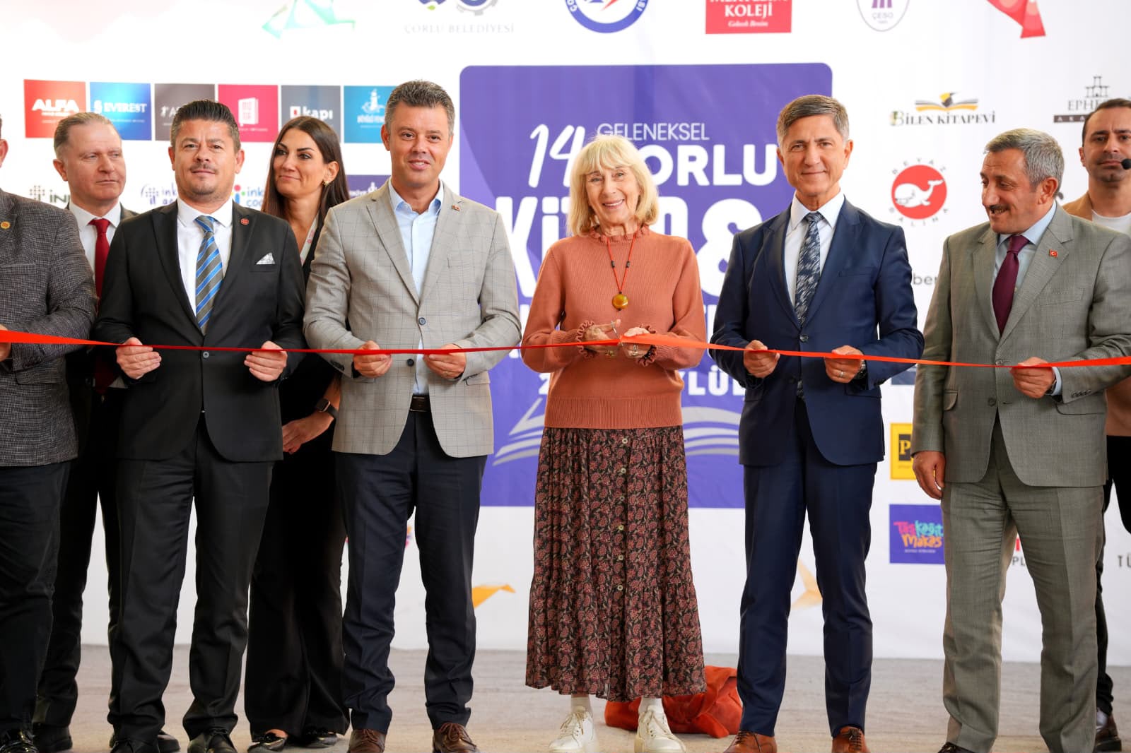 Çorlu Kitap Fuarı, Ayşe Kulin ile kapılarını açtı