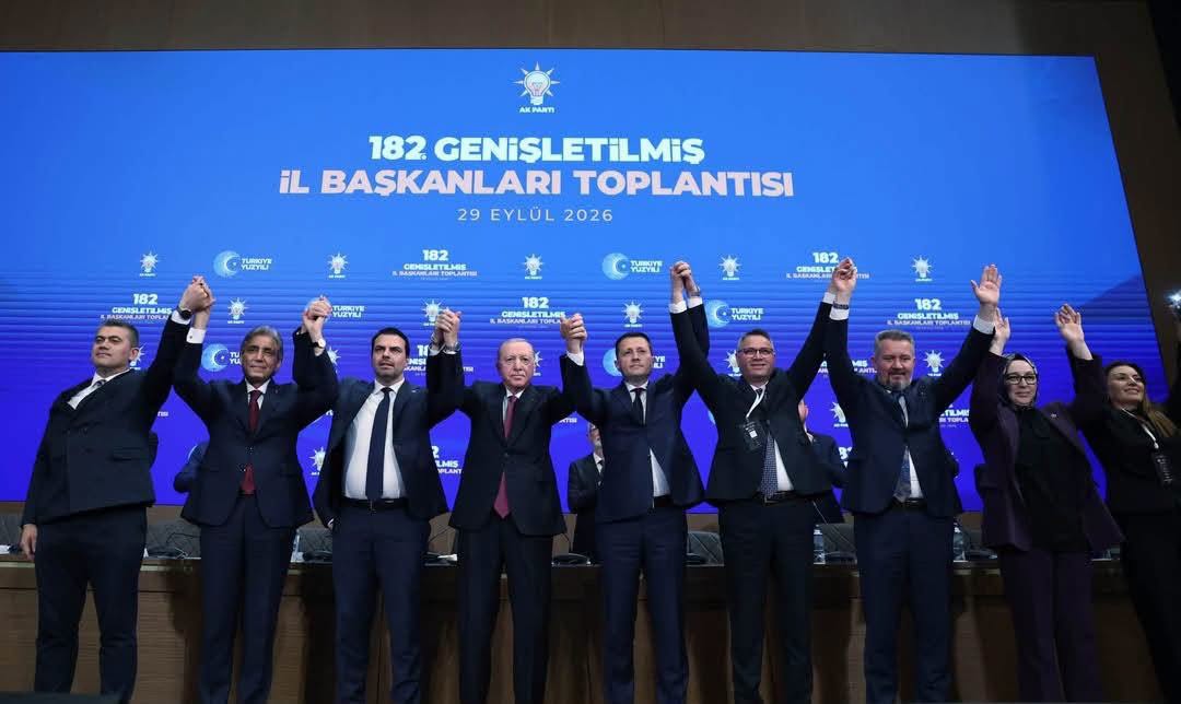 Akay’a AK Parti’den peş peşe “hoş geldin” mesajları