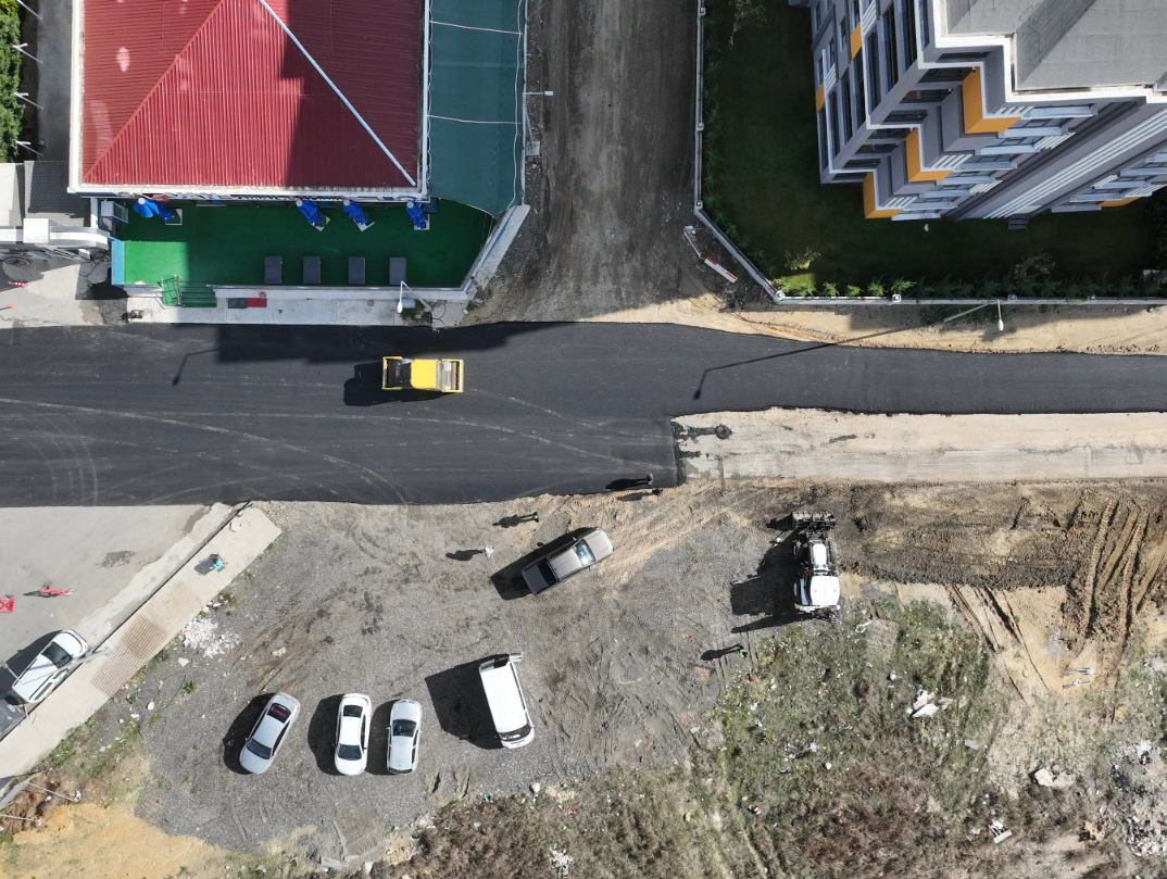 Cumhuriyet Mahallesi'nde yol bakım çalışması 