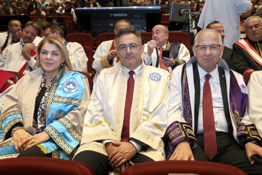 Rektör Ak, Akademik Yıl Açılış Töreni’ne katıldı  