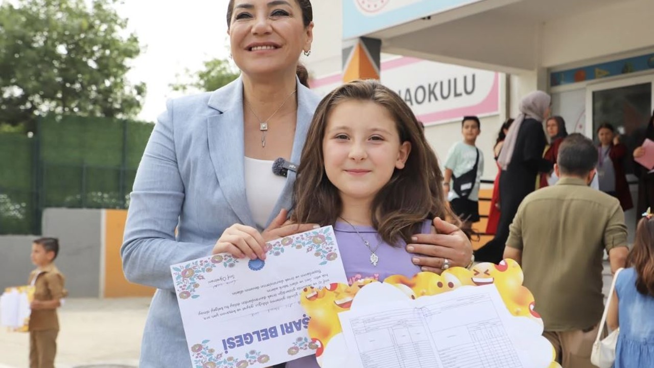 Büyükşehirden öğrencilere 10 aylık destek
