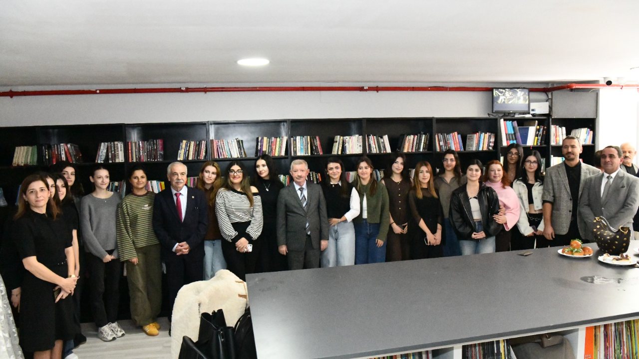Kitap Kafe gençlerin hizmetine açıldı