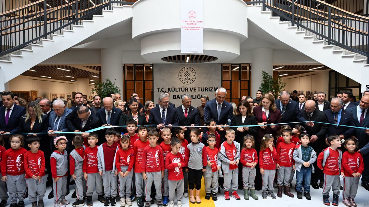 Edirne İl Halk Kütüphanesi kapılarını açtı