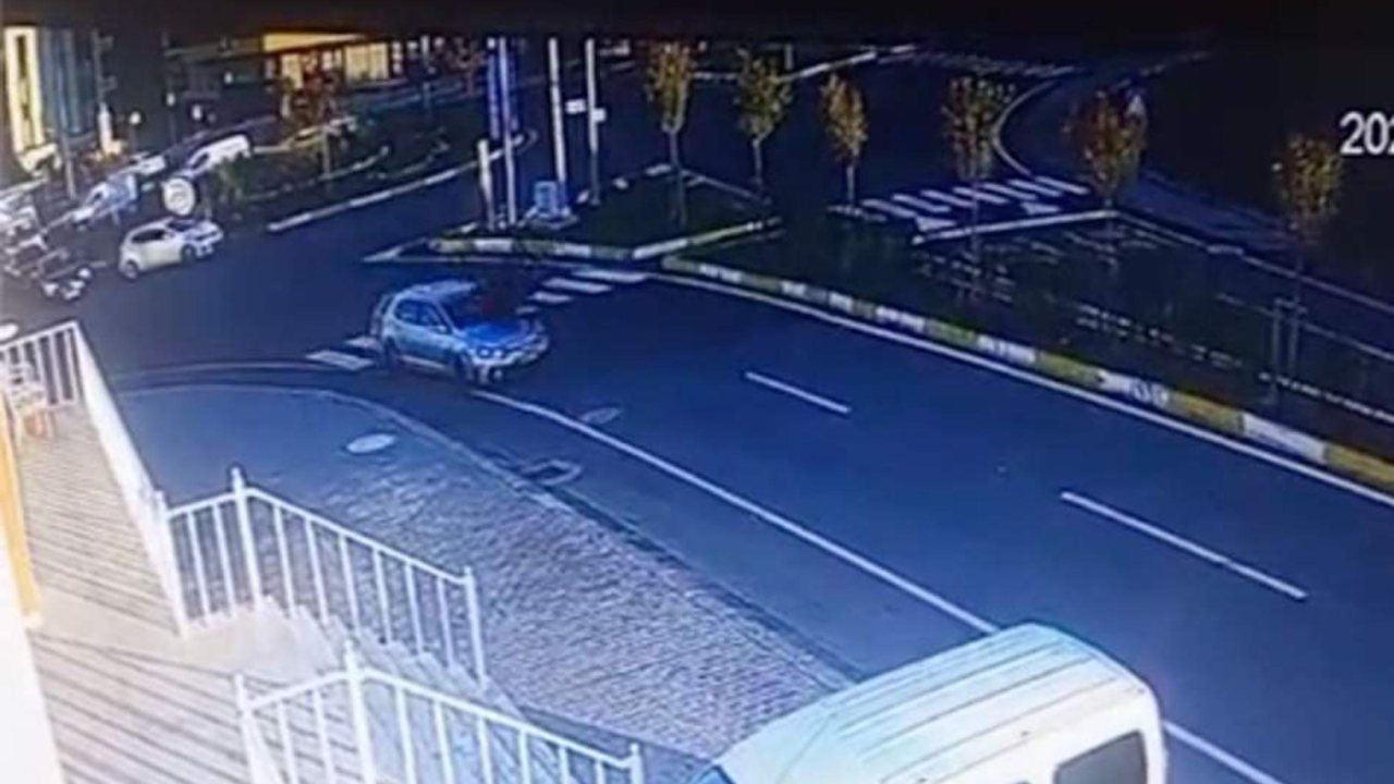 Feci kaza: Öğretmenlere yaya geçidinde otomobil çarptı
