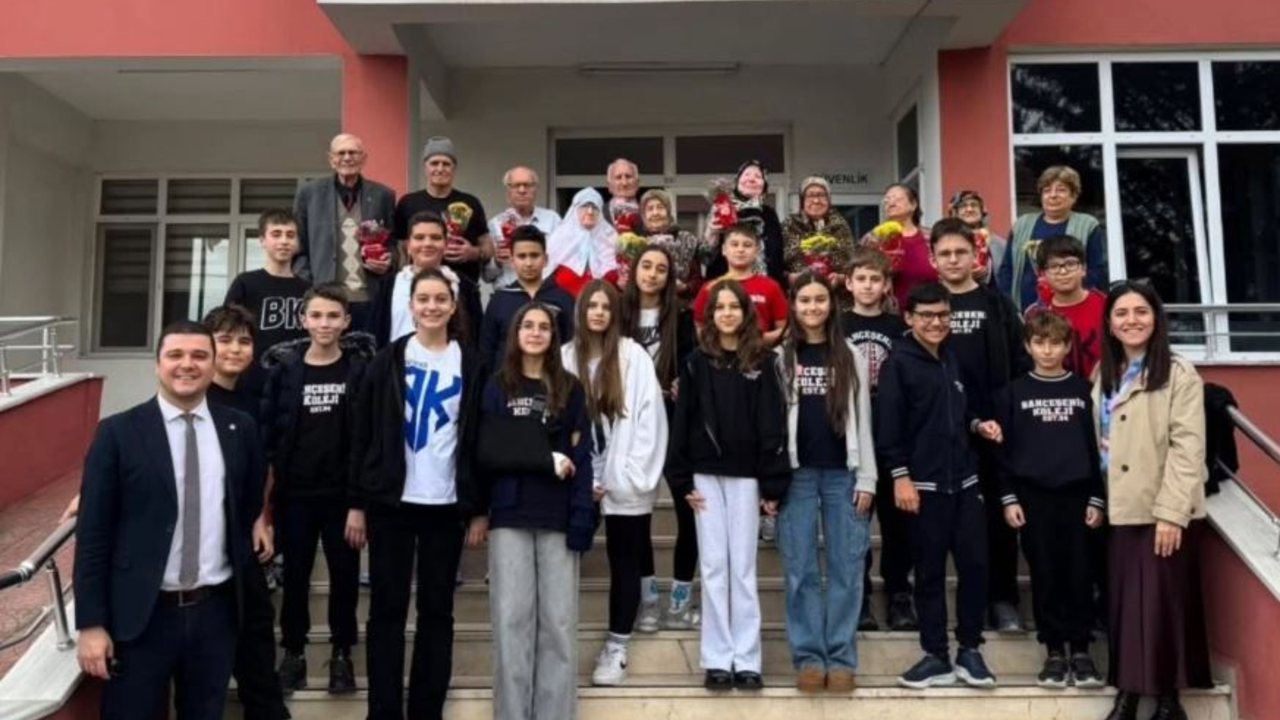 Lüleburgaz’da öğrenciler huzurevi sakinleriyle buluştu