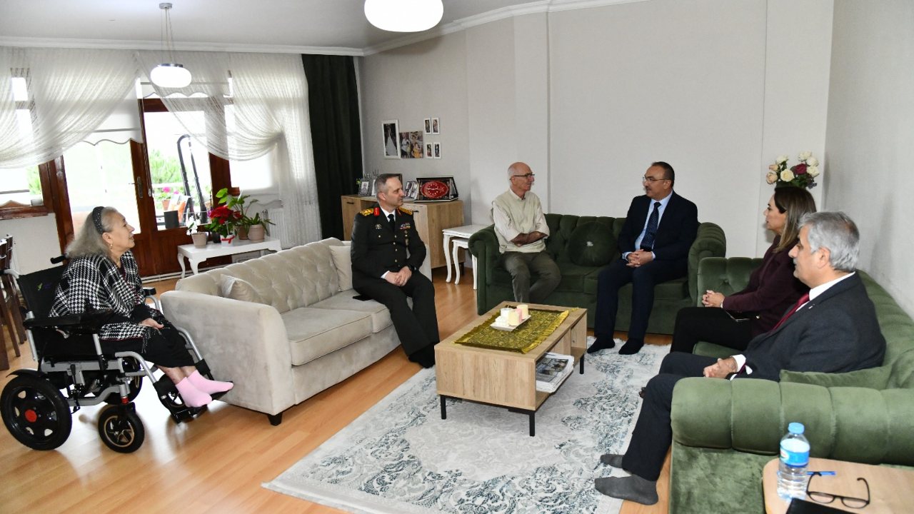 Vali Soytürk’ten gazi Hüseyin Sevim’e ziyaret