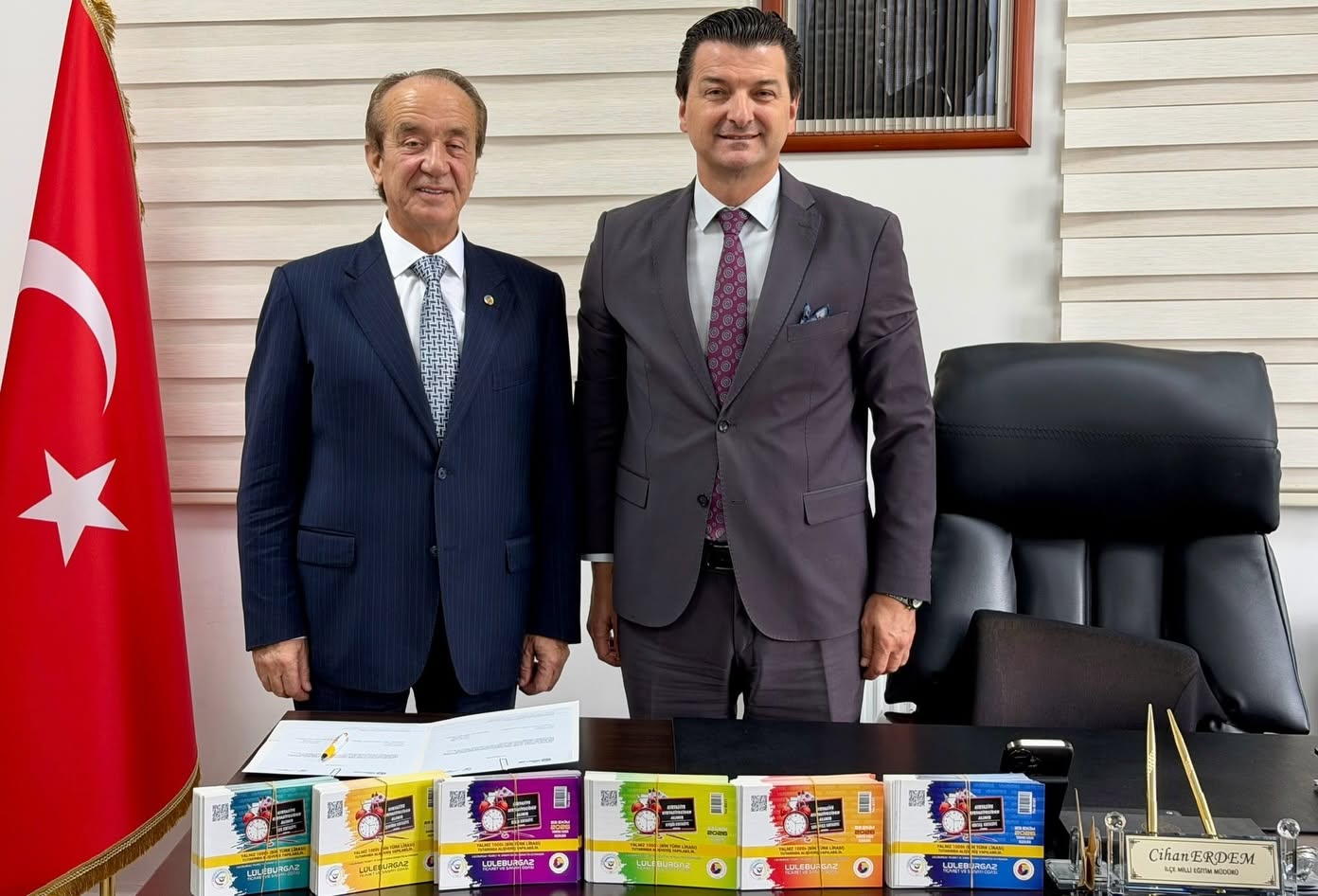Lüleburgaz’da 400 öğrenciye kırtasiye desteği