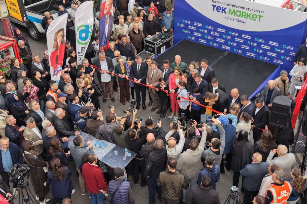 Çorlu’da iki tek Market birden açıldı