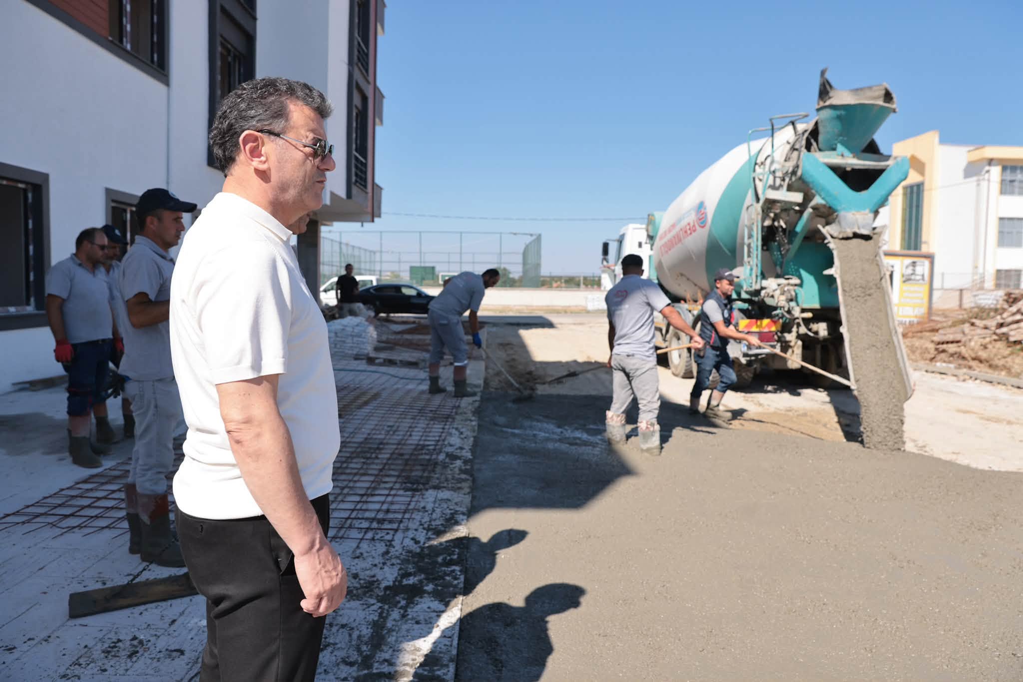 Kapaklı’da iki mahallede yol mesaisi