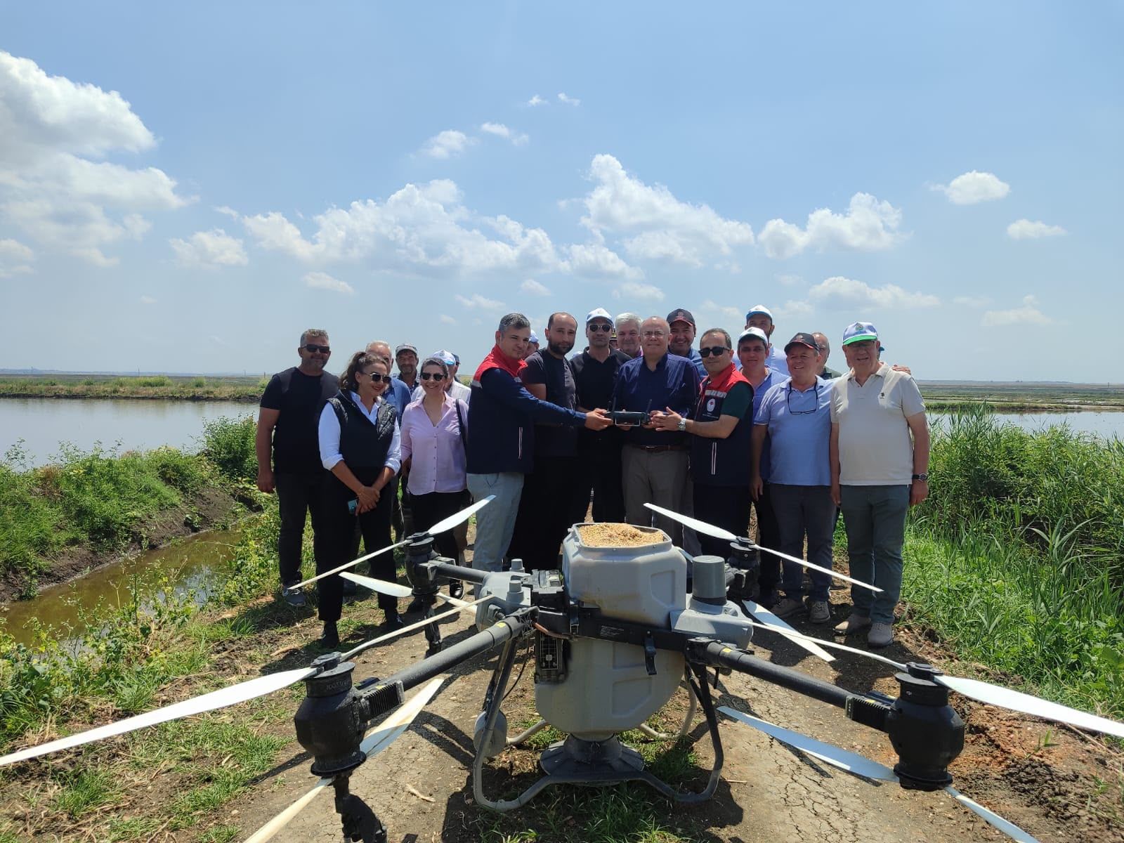 Dron ile çeltik ekimi yaygınlaşıyor