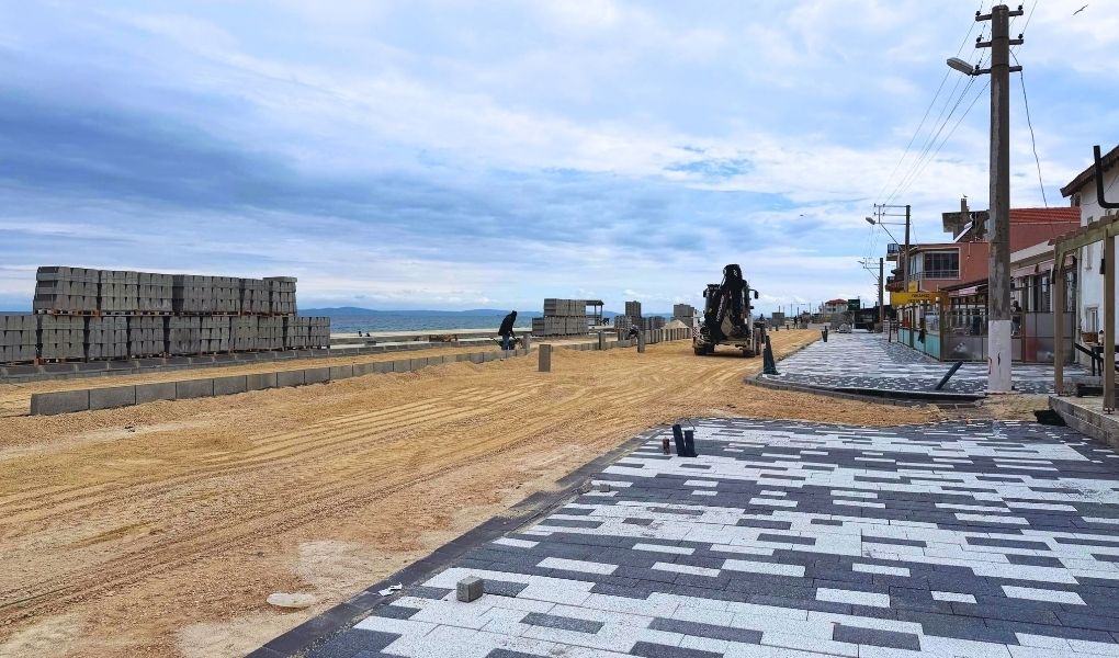 Büyükşehirden Eriklice Sahili’nde kapsamlı düzenleme