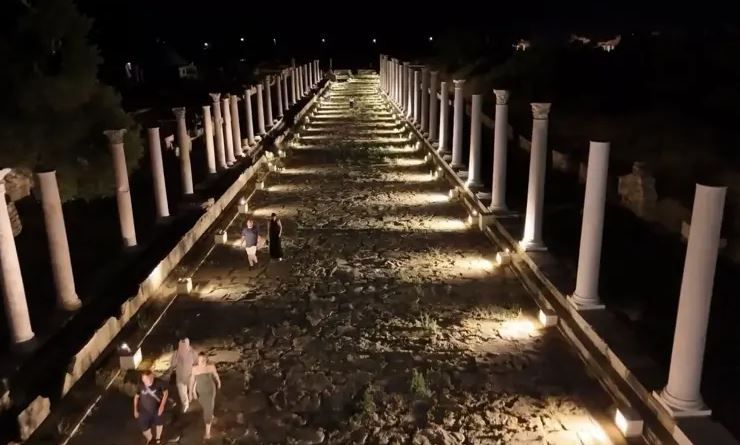 20 müze ve ören yeri gece ziyaretine açıldı
