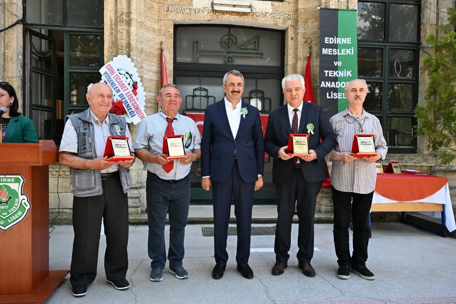 149 yıllık çınarda geleneksel buluşma