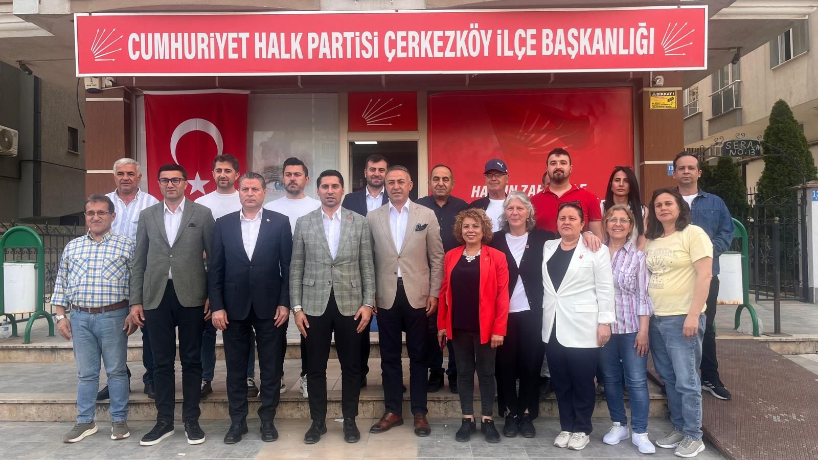Milletvekilleri Karagöz ve Tahtasız, Çerkezköy’de partililerle buluştu