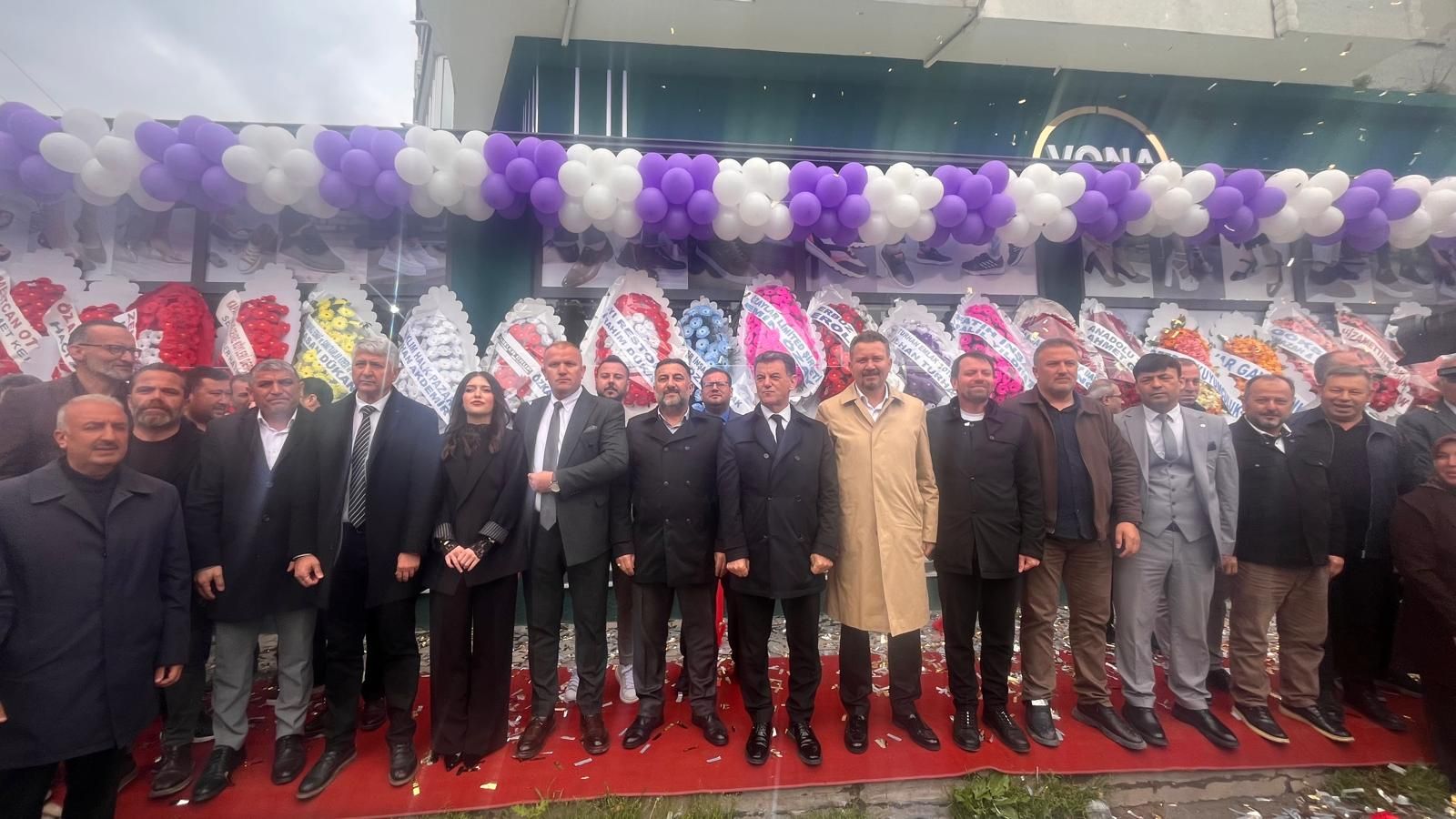 Vona Ayakkabı ve Emlak’a görkemli açılış