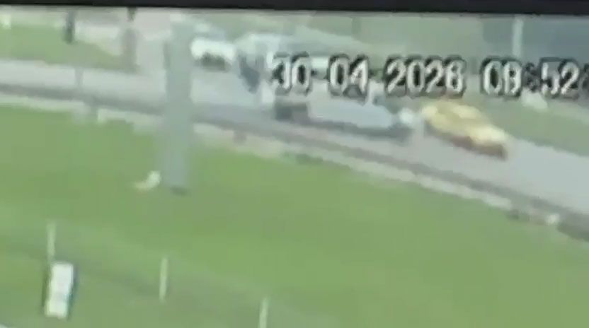 Ambulansla taksi çarpıştı: 5 yaralı