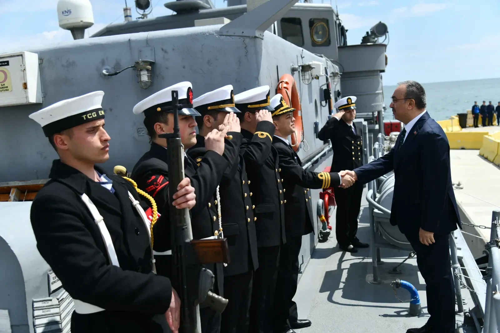 TCG Enez, Tekirdağ Sahili’ne demirledi