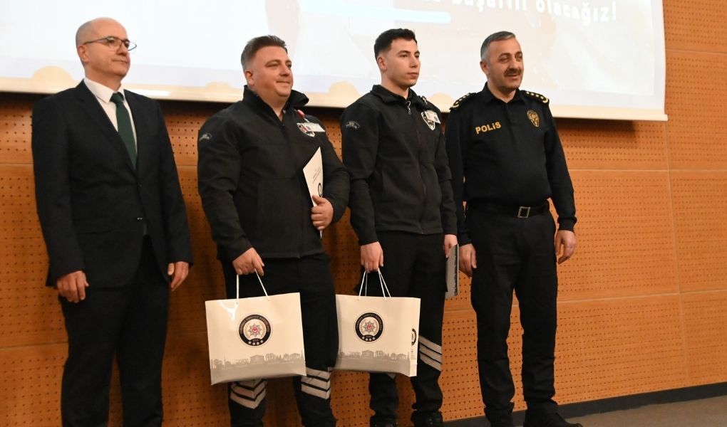 Uyuşturucu sevkiyatını engelleyen güvenlik personeline plaket