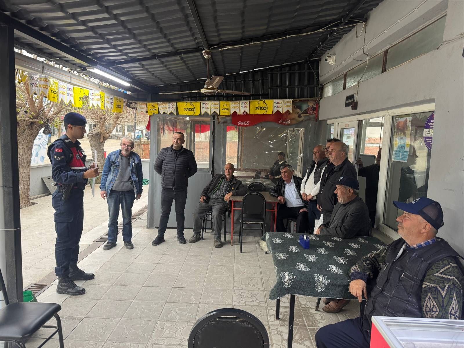 Jandarma dolandırıcılığa karşı bilgilendirdi