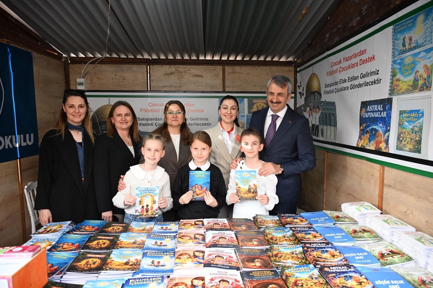Vali Sezer’den Gençlik, Çocuk, Kitap, Kültür, Sanat ve Bilim Fuarı’na ziyaret