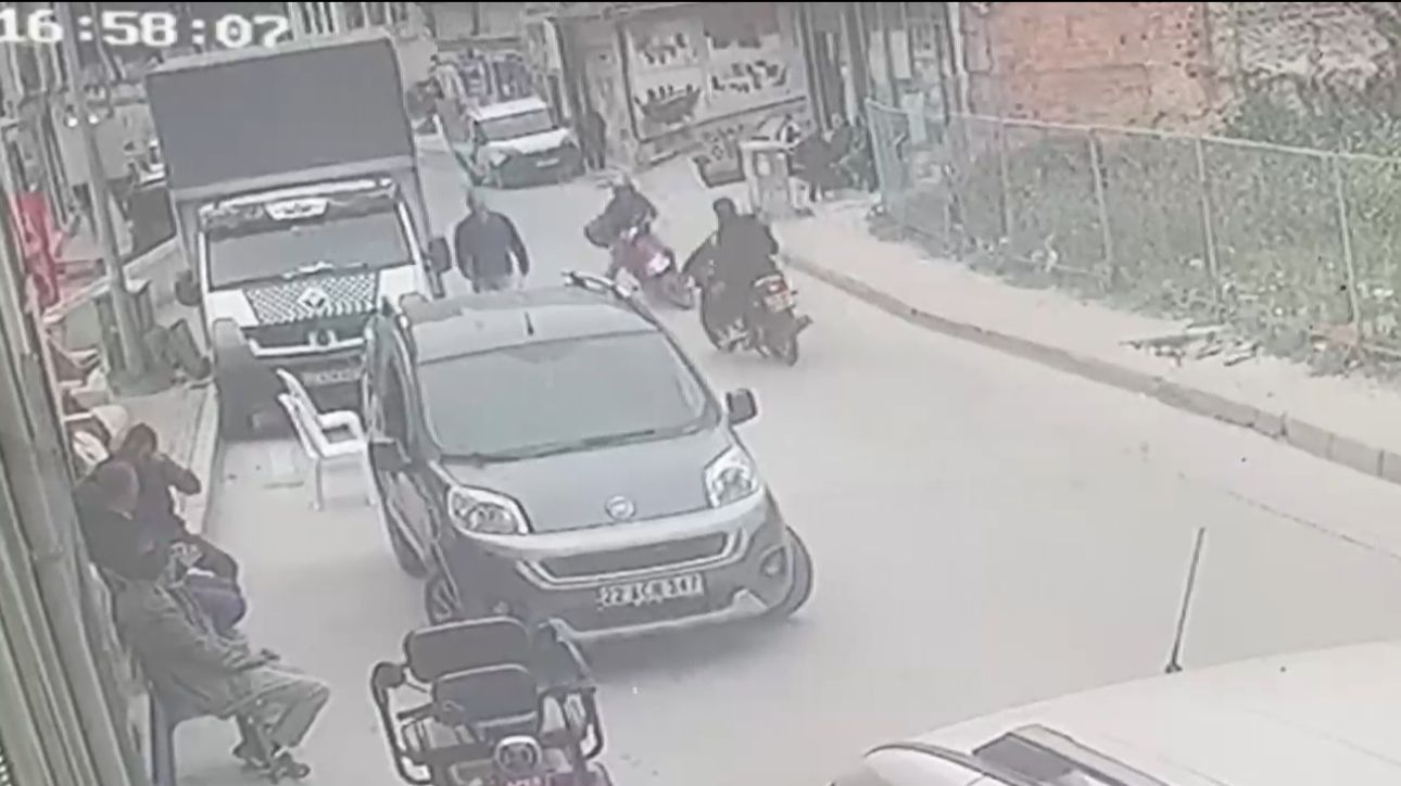 2 motosiklet çarpıştı; 1 yaralı
