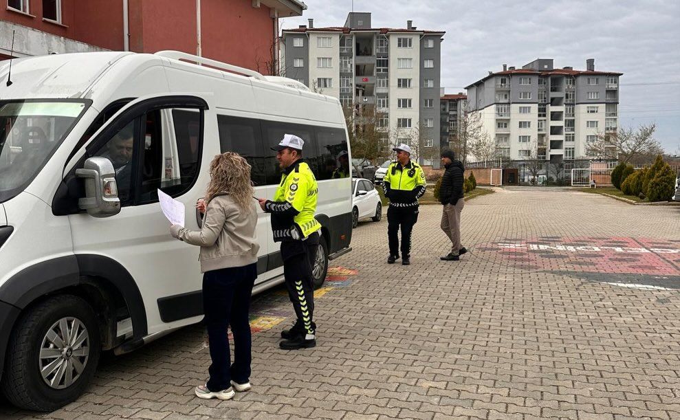 Taşımalı eğitim veren okulların servis araçları denetlendi