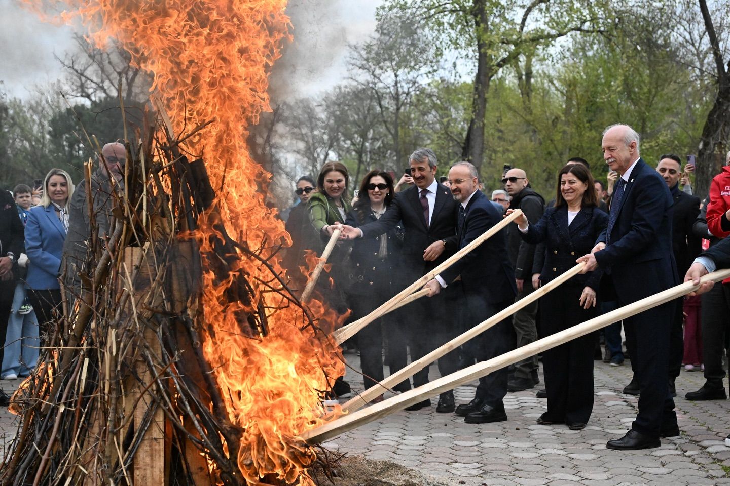 Nevruz coşkusu renkli görüntülere sahne oldu