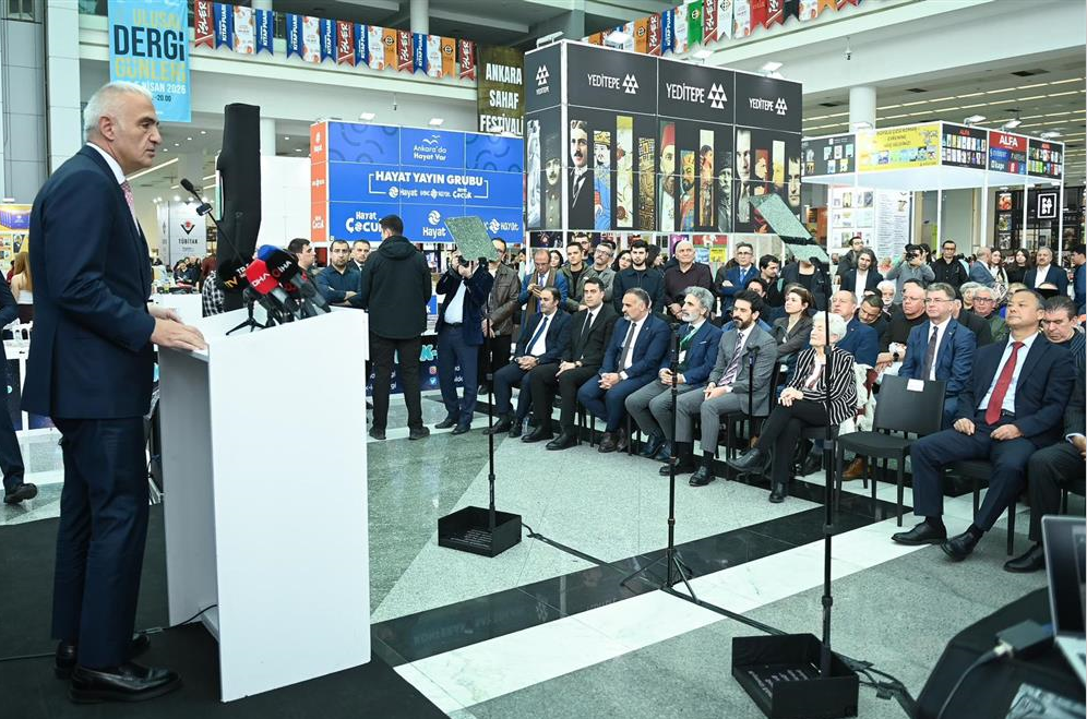“Bin 300 halk kütüphanesiyle 800 bin metrekareye ulaşıldı”