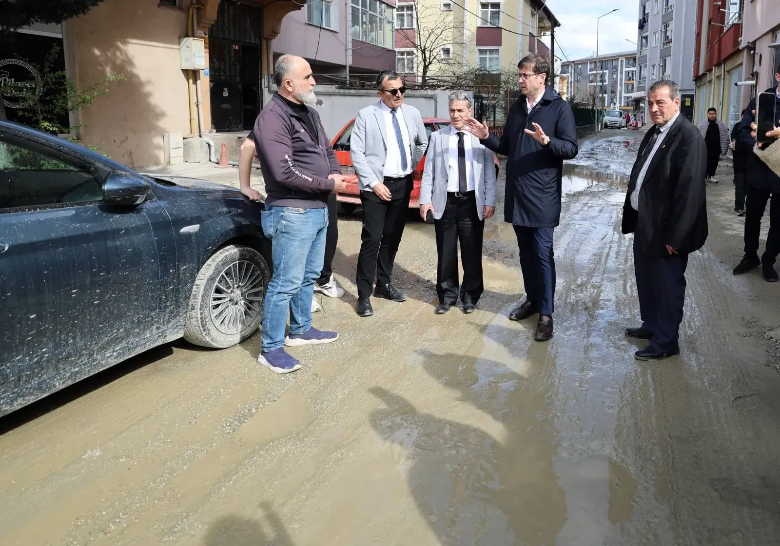 Akay’dan TESKİ’ye açık çağrı: Gelin bu yollarda siz de tur atın