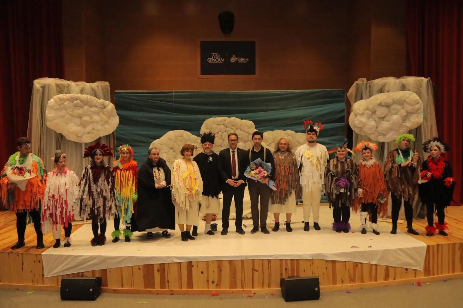 ‘Kuşlar’ oyunu izleyiciyle buluştu