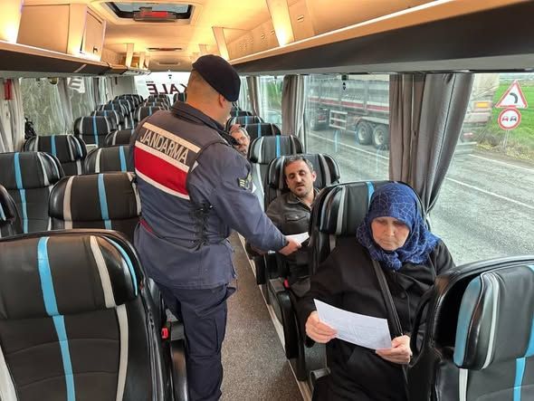 Jandarma, dolandırıcılık olaylarına karşı vatandaşları bilgilendirdi