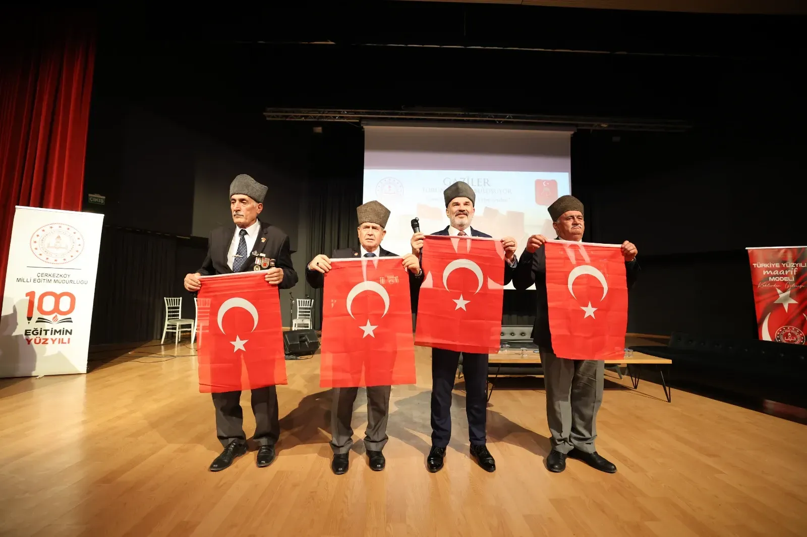Gaziler torunlarıyla buluştu