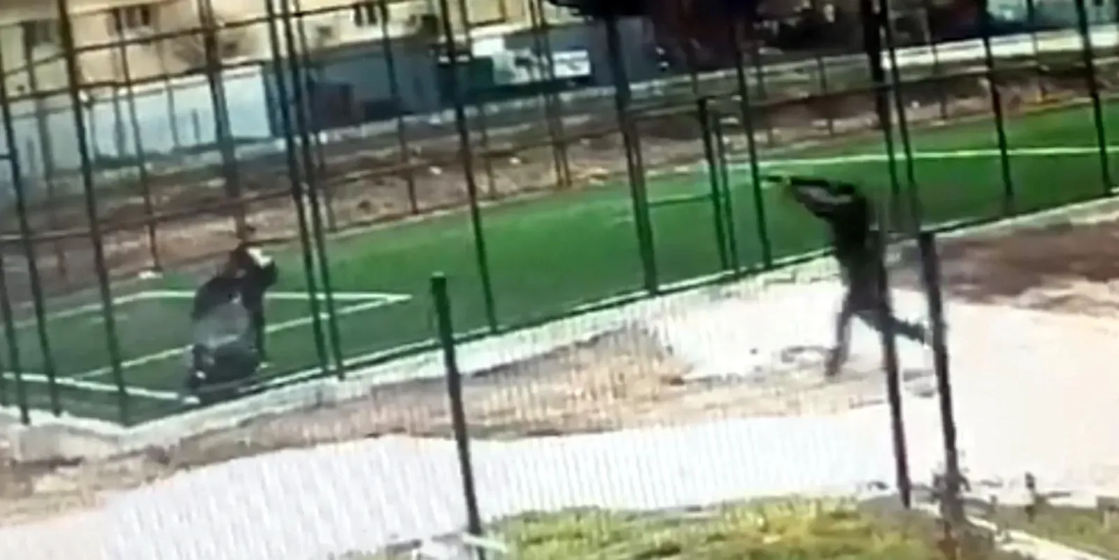 17 yaşındaki çocuk, akranını pompalı tüfekle vurdu