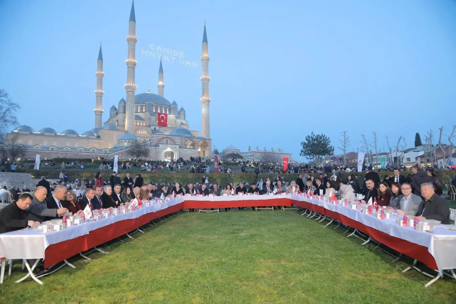 Selimiye’nin gölgesinde 7 bin 500 kişi aynı sofrada buluştu