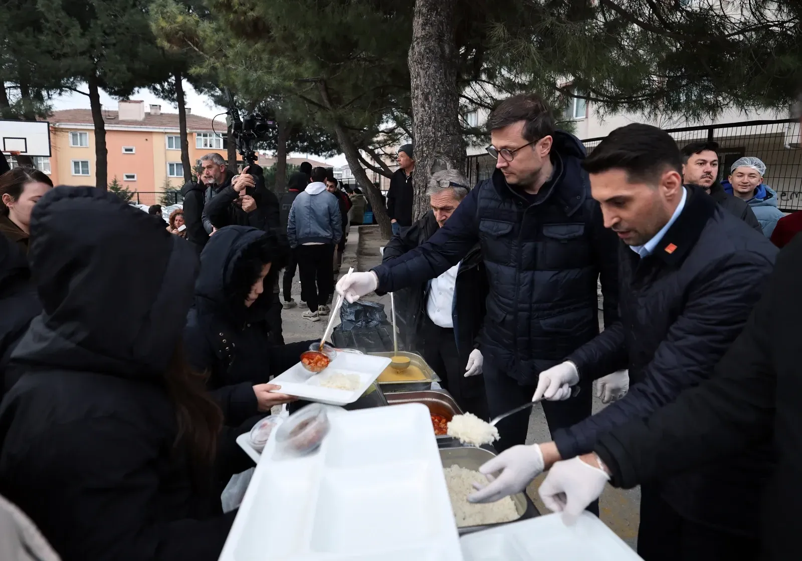 İftar sofraları Cumhuriyet ve Fevzipaşa Mahallelerinde kuruldu