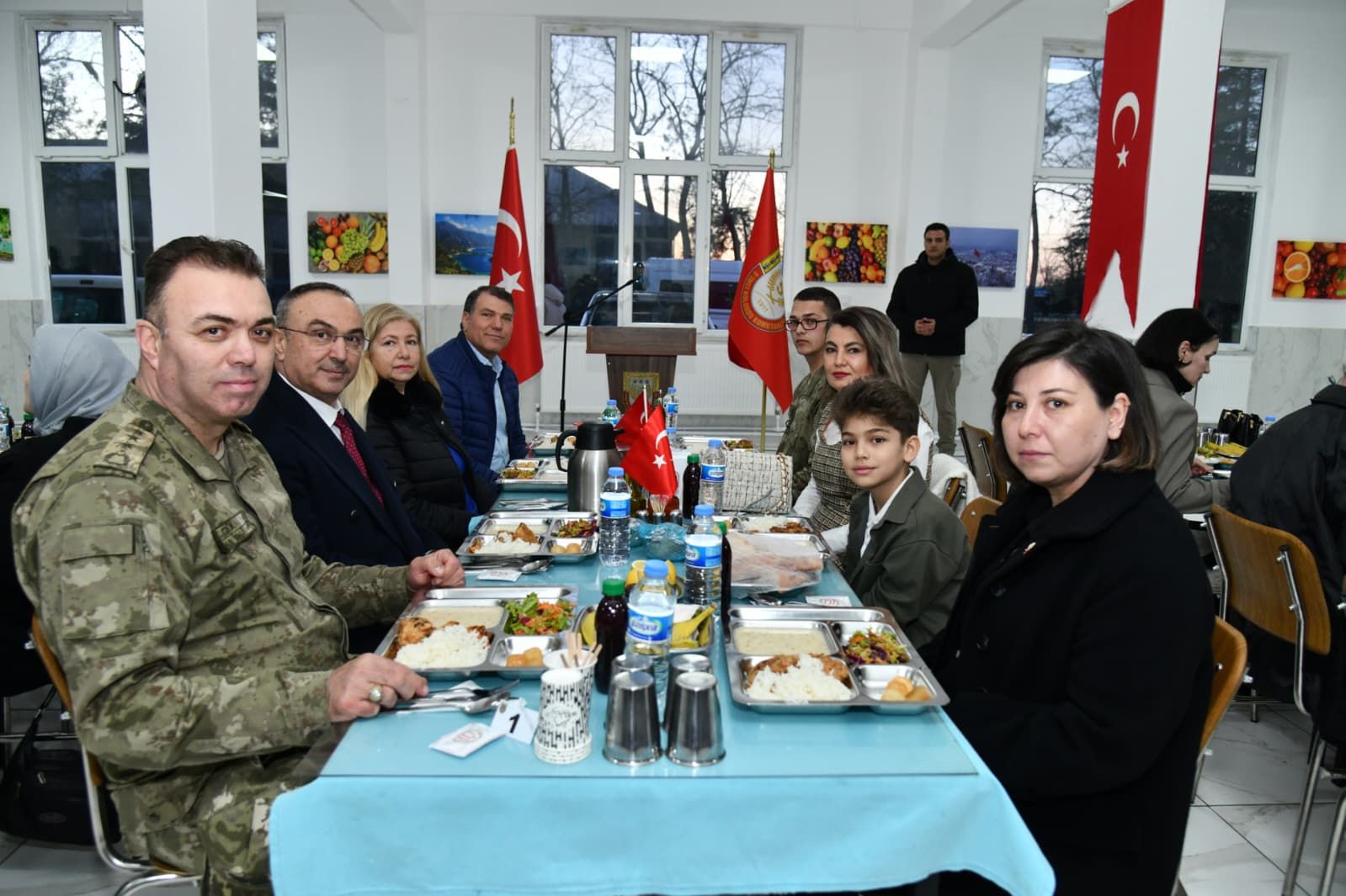 Şehit aileleri ve gazilerle iftarda buluştular