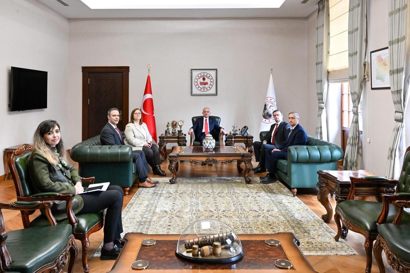 Vali Turan, TREDAŞ yetkilileriyle bir araya geldi