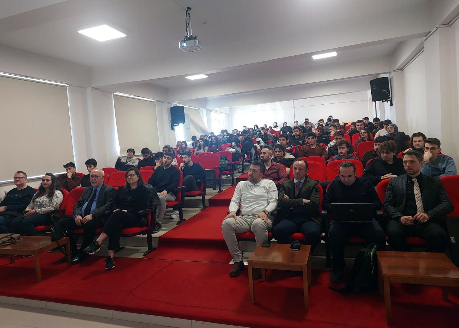 Yapay zeka eğitimi verildi
