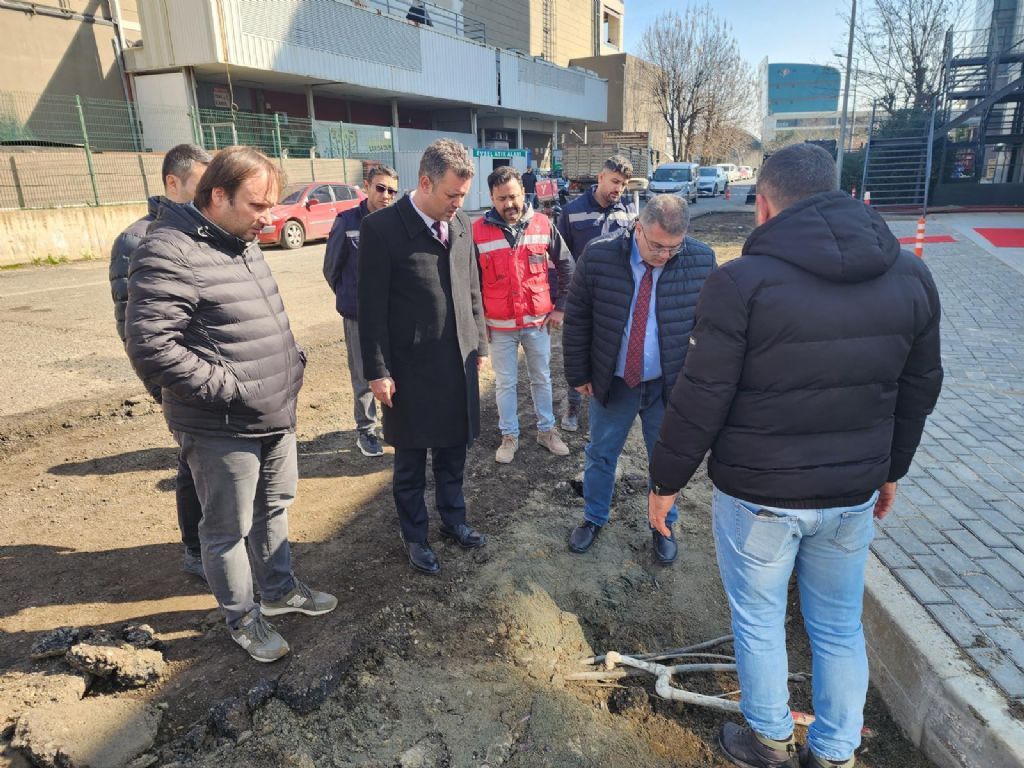 Başkan Sarıkurt, yol yenileme çalışmalarını inceledi