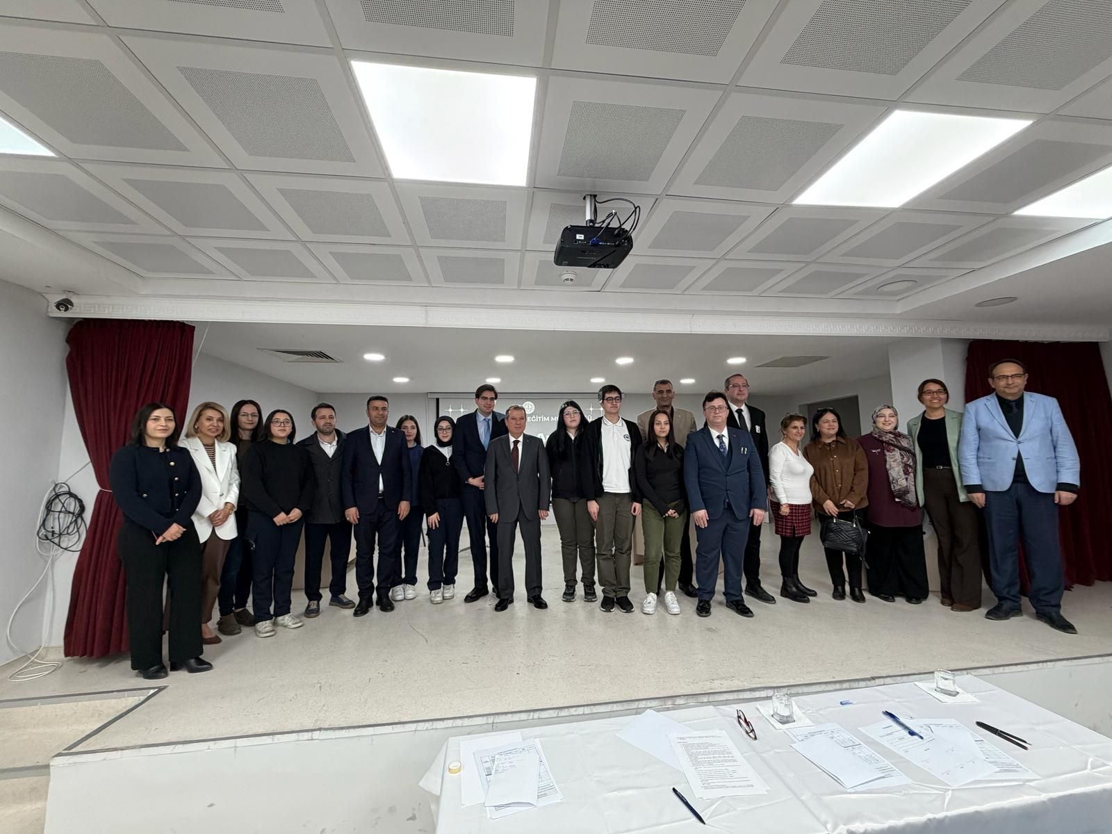 Münazara Yarışmasının kazananı Aziz Sancar Anadolu Lisesi oldu