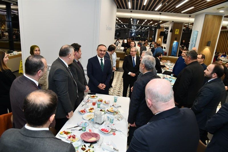Vali Soytürk, sağlıkçılar ile iftarda buluştu