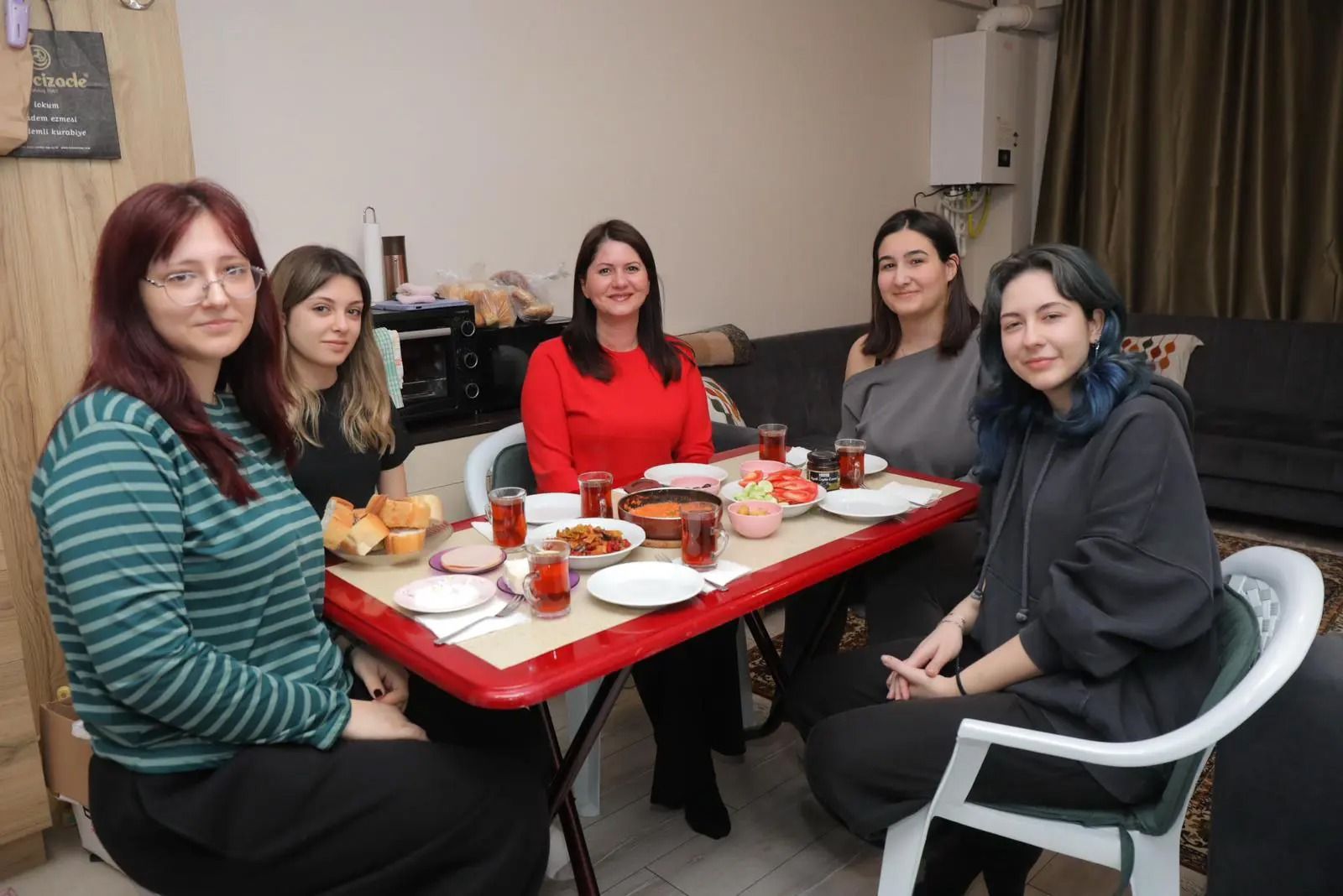 Başkan Gencan, ilk sahuru üniversiteli gençlerle yaptı