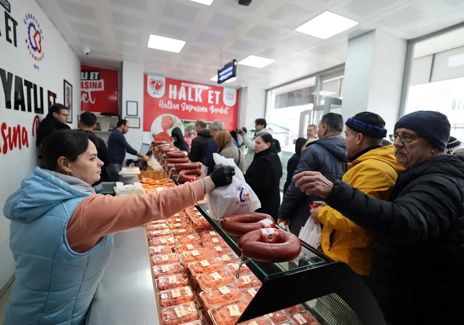 Halk Et Şubelerinde 1 yılda 130 bin kilogram et satışı yapıldı